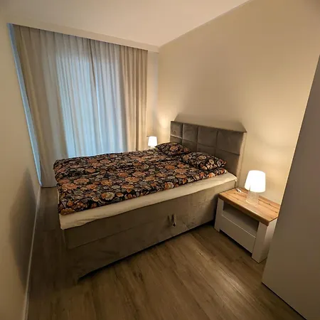 Leomar, Bezkontaktowe Zameldowanie, Darmowy Parking Poznan