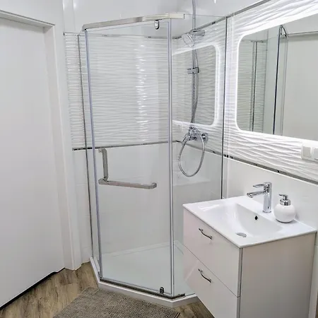 Apartment Leomar, Bezkontaktowe Zameldowanie, Darmowy Parking *