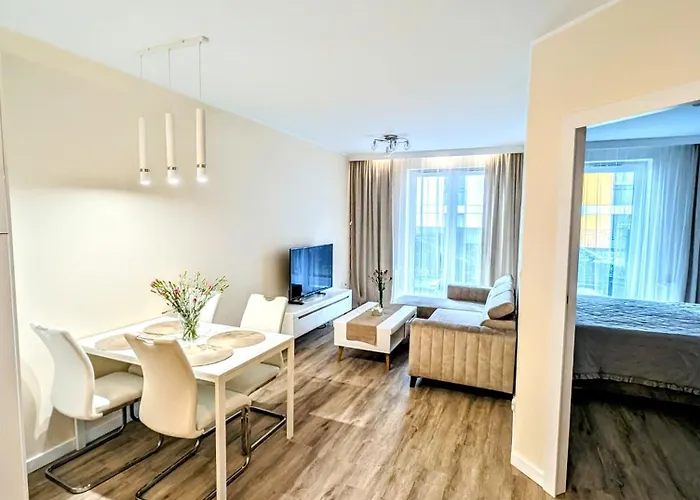 Leomar, Bezkontaktowe Zameldowanie, Darmowy Parking * Познань