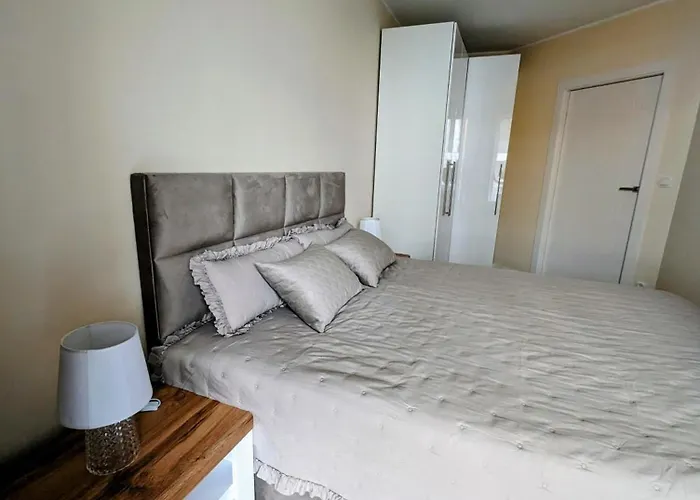 Leomar, Bezkontaktowe Zameldowanie, Darmowy Parking بوزنان